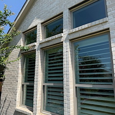 Window-washing-in-Allen-TX 5